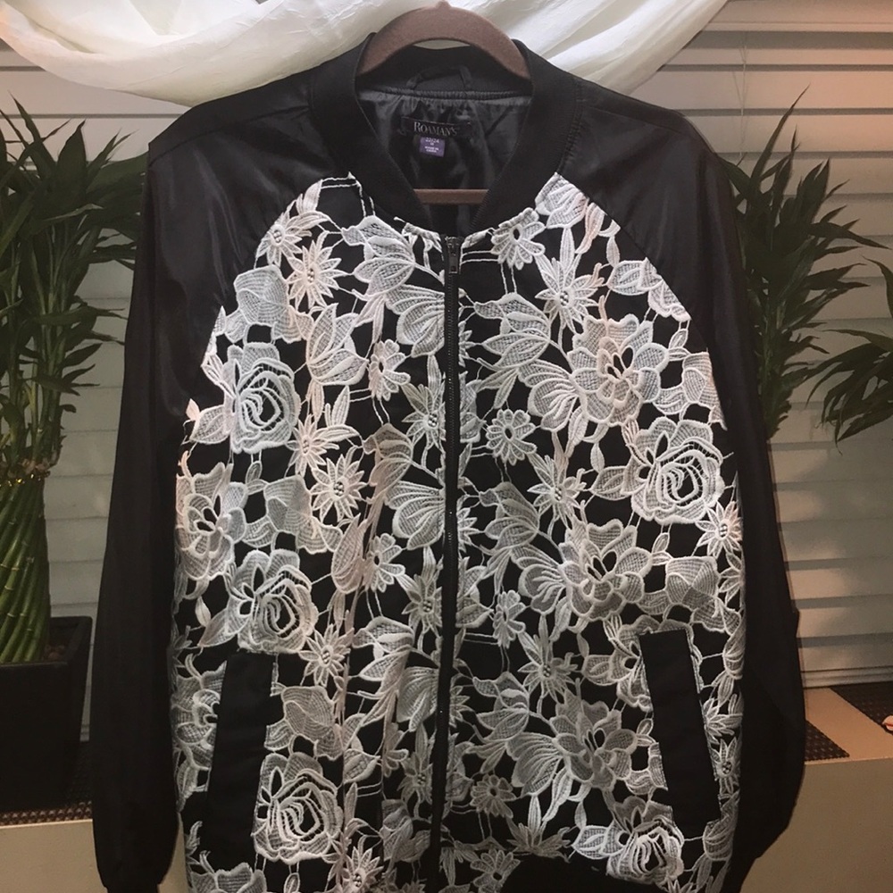 Black and white bomber jacket plus size 22/24